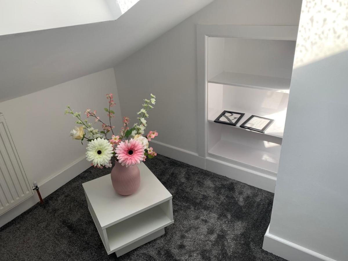 Kunda House Galton Bridge Hotel Бирмингам Екстериор снимка