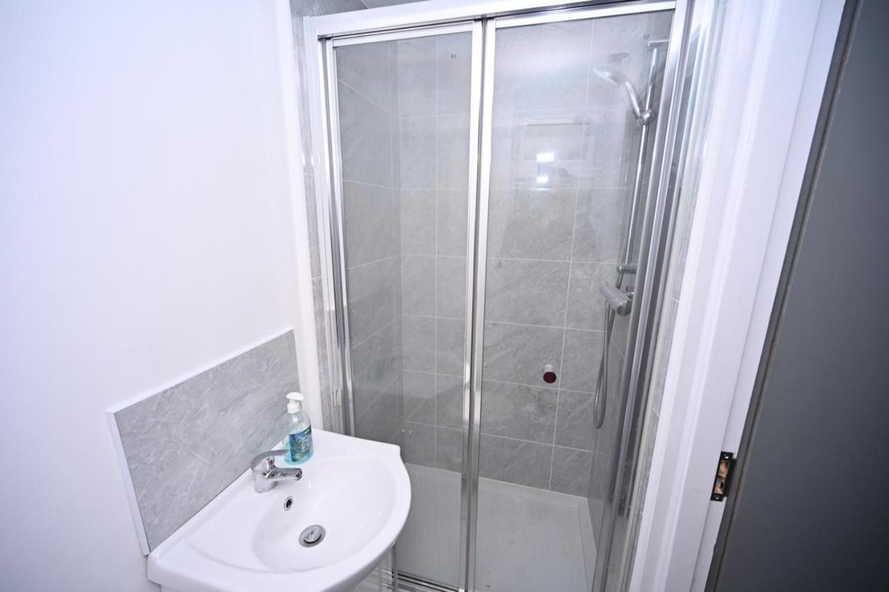 Kunda House Galton Bridge Hotel Бирмингам Екстериор снимка
